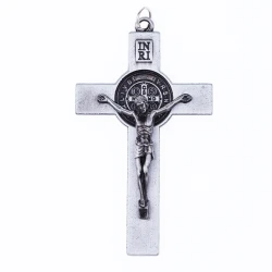 Krzyż metalowy z medalem Św.Benedykta srebrny 7 cm